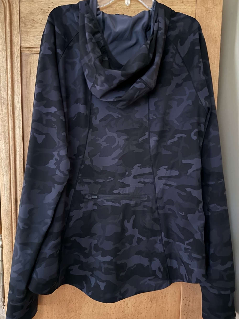 Lululemon Black Camo Hooded Zip Shell Jacket - Ladies 14 - Picture 2 of 4